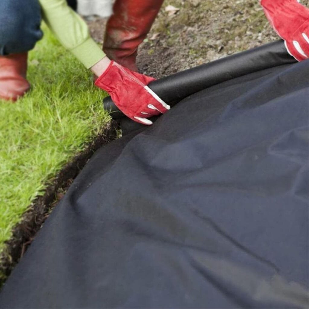 Agrahex Agricultural Non-woven Anti Weed Barrier Heavy Duty Weed Barrier Fabric Product Application Scenarios Landscape - agrahex.com