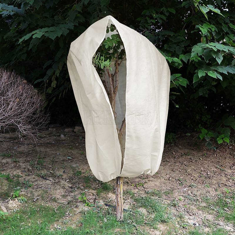 AgraHek Plant Cover Bags Product application scenarios Image 4 - agrahex.com