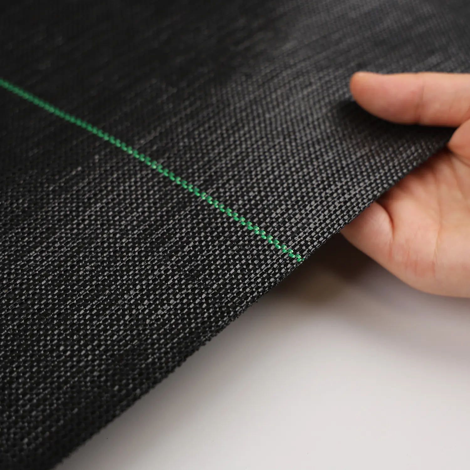 AgraHex Agriculture Woven Anti Weed Barrier Fabric Product Details strong and durable image - agrahex.com